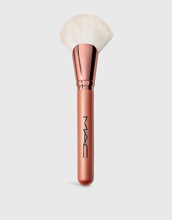 MAC Cosmetics 143S Fan Bronzer Brush